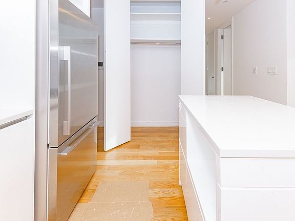 4th image of 523 Fulton St #20C
