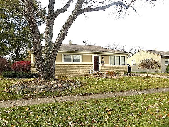 2nd image of 4723 Laird St