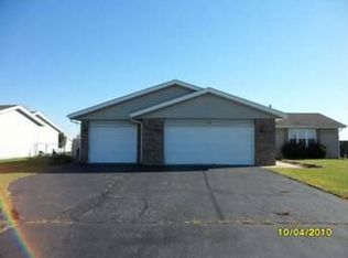 132 Prairie Moon Dr, Davis Junction, IL 61020