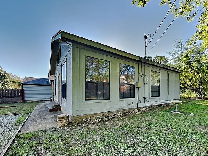 2621 Saturn Rd — Photo 16