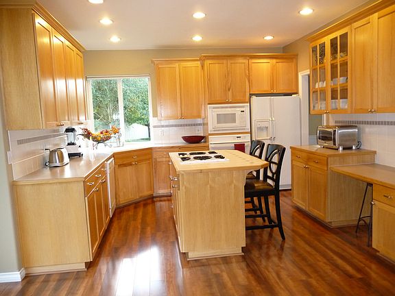4th image of 21611 22nd St E