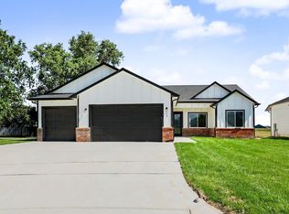 23 Kingdom Ct, Goddard, KS 67052