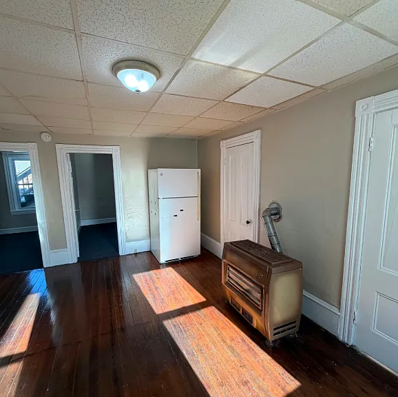 328 336 5th St Unit 1 Fall River Spacious 2 Bedroom in Corky Row Historic District! Great Location — Photo 12
