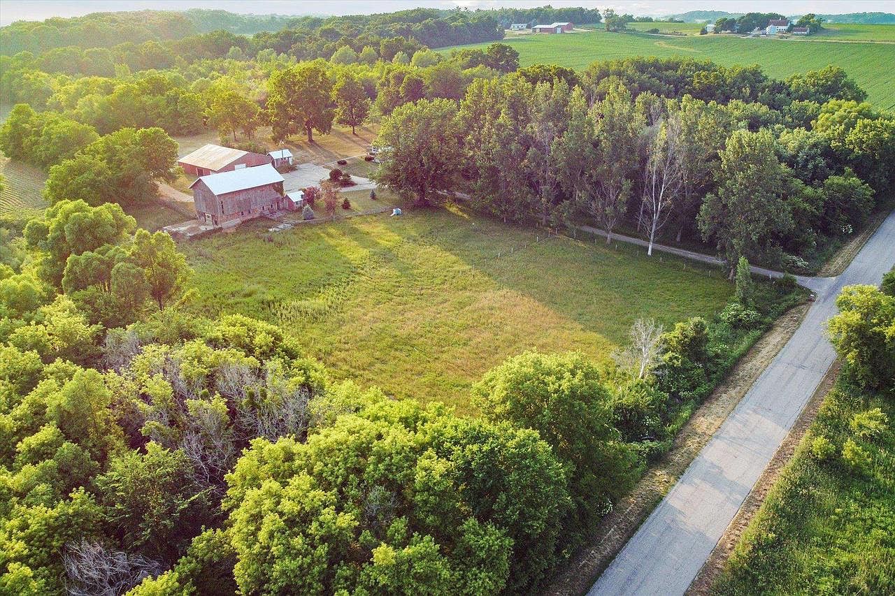 1728 South Coon Island Road, Orfordville, WI 53576 Zillow