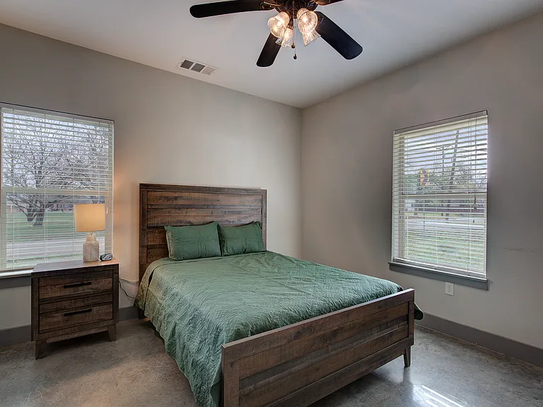 604 Maple St #2 — Photo 17
