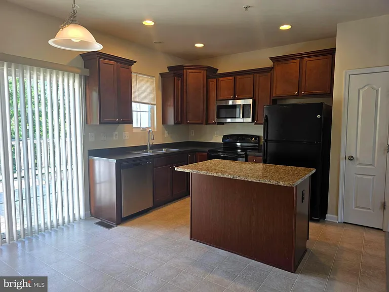 5066 Oyster Reef Pl — Photo 2