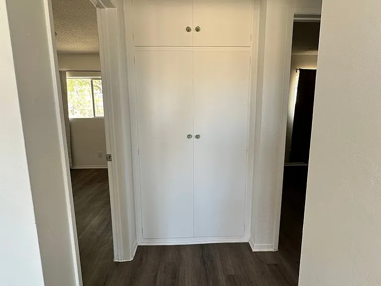 7054 Broad St — Photo 14