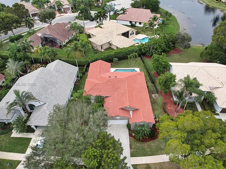 814 Heron Rd — Photo 4