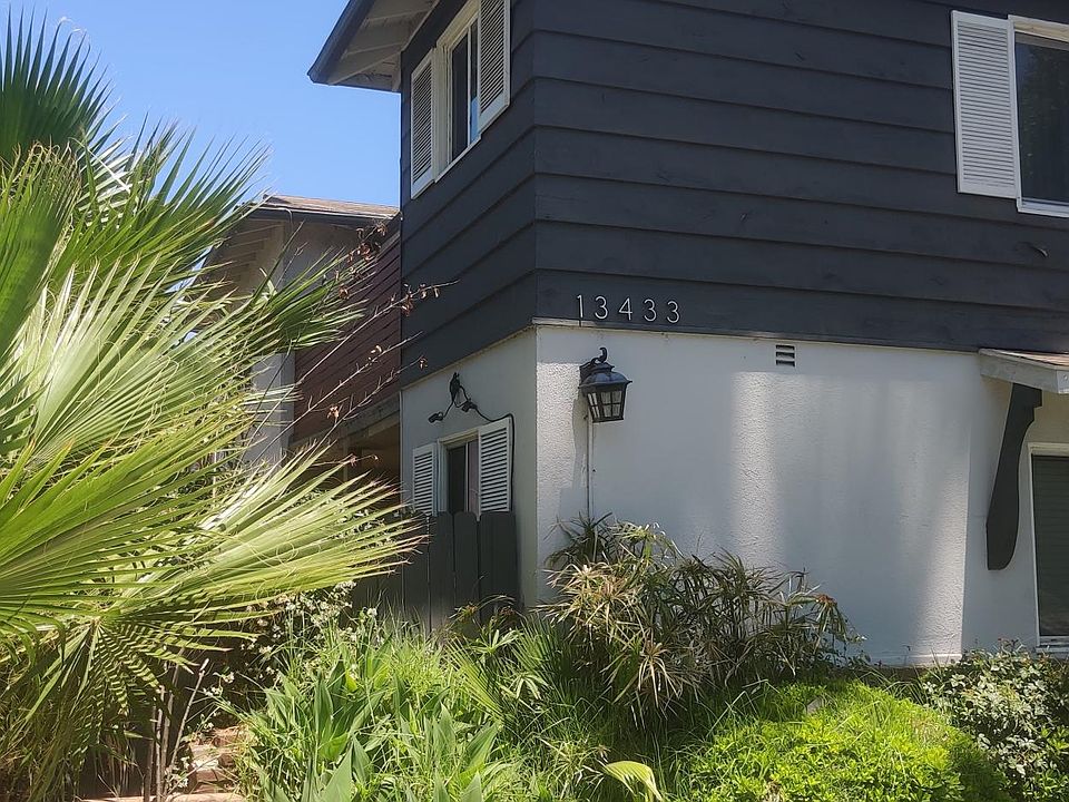 1st image of 13433 Moorpark St #E