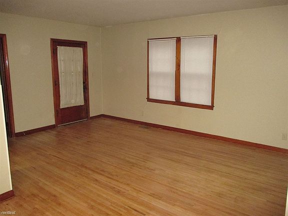 140 S Edwards, Living Room