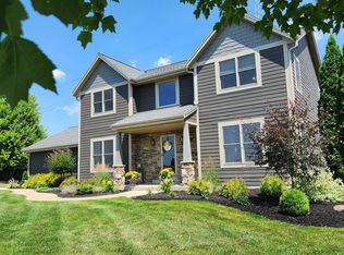 W233S4478 Burtsway Dr, Waukesha, WI 53189