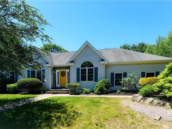 2 Evergreen Ln, Westerly, RI 02891