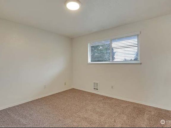 5th image of 3621 217th St E