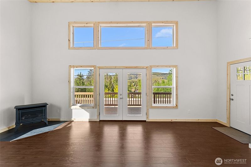 3rd image of 428 Castle Avenue