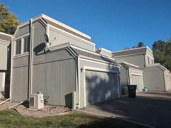 2nd image of 2915 S Lansing Way