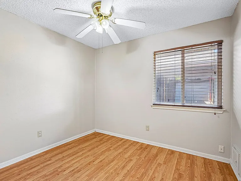 3806 Candlecrown Ct — Photo 25