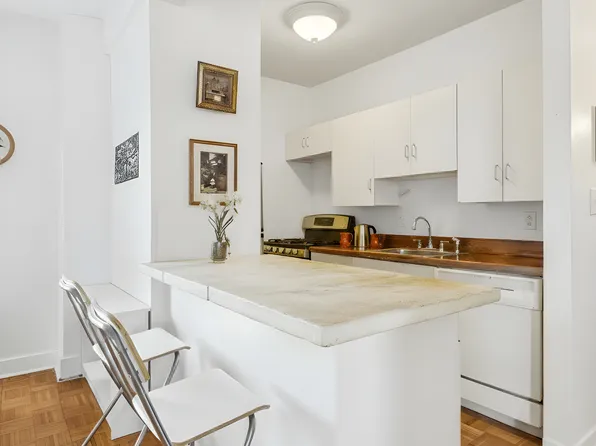 2166 Broadway image 6 of 10