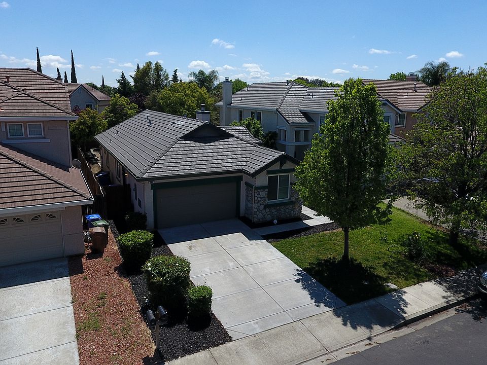 1st image of 264 Woodfield Ln