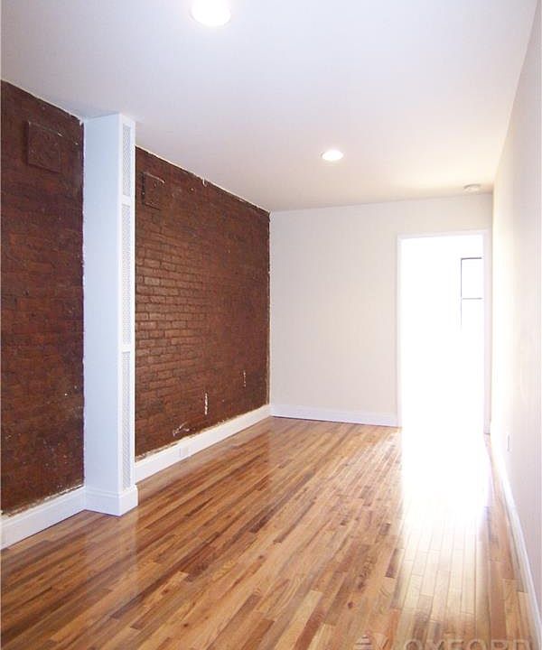 1st image of 445 W 49th St APT 5A