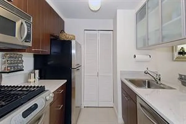 Sold by Douglas Elliman | media 15