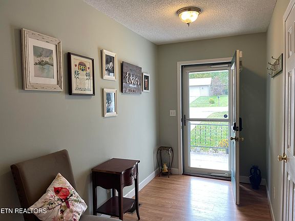 5th image of 552 Snead Dr