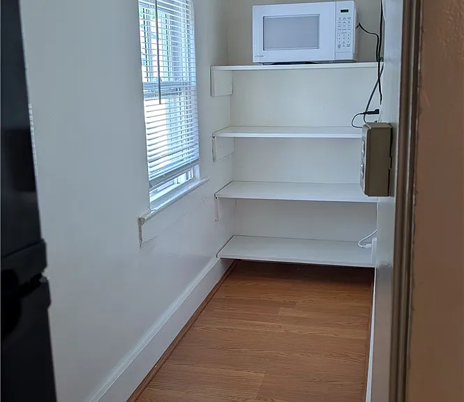 28 Vick Park #B — Photo 9