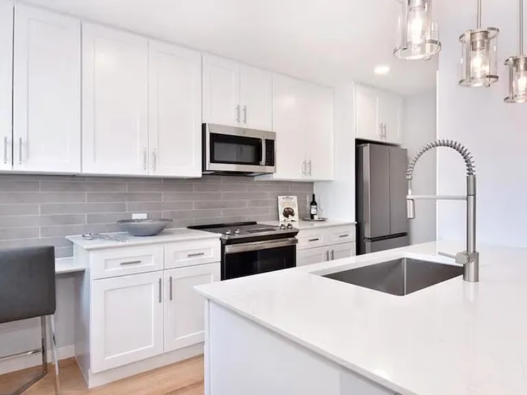 715 Portage Trl — Photo 5