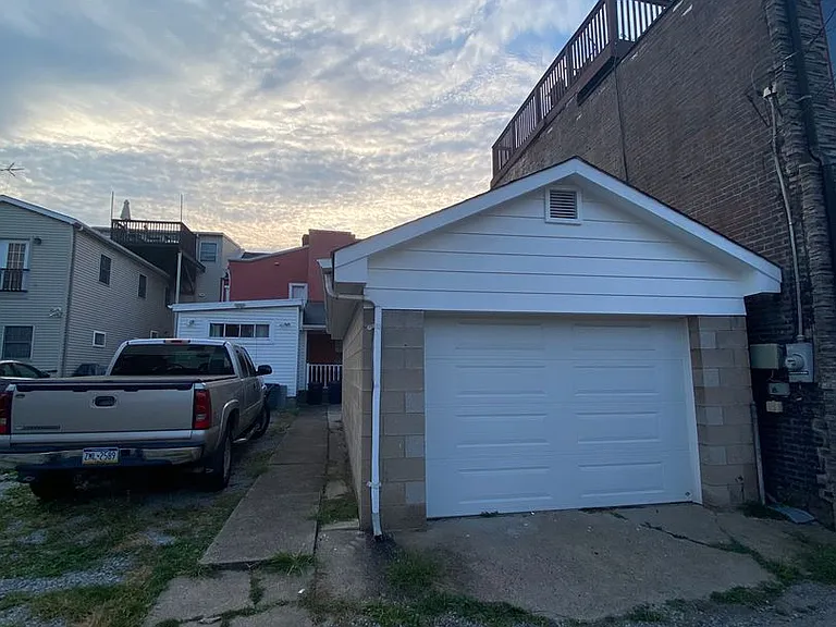 107 S 13th St #2 — Photo 34