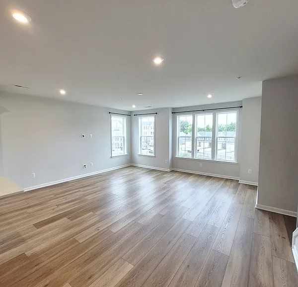 648 Brookwood Glen Ter #B — Photo 20