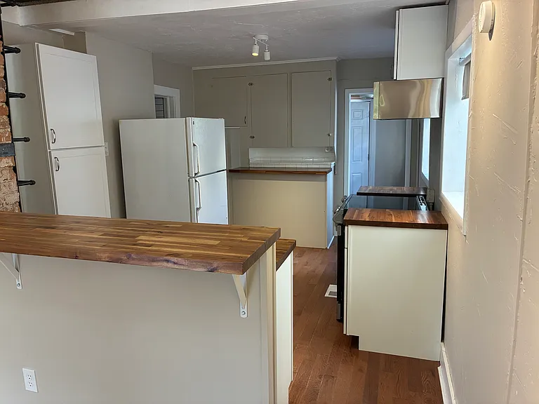 1810 W Colorado Ave — Photo 3