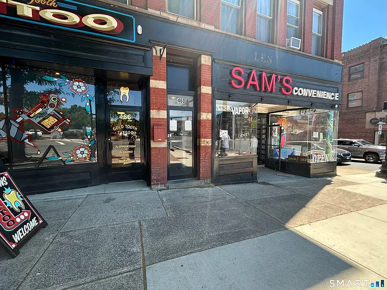 460 Main St #13 — Photo 2