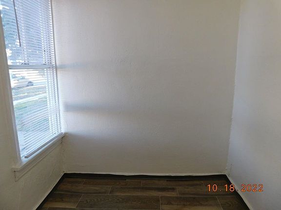 5th image of 802 E 6th St #1