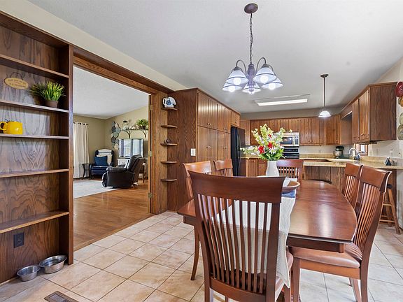 5th image of 204 Oak Park Cir