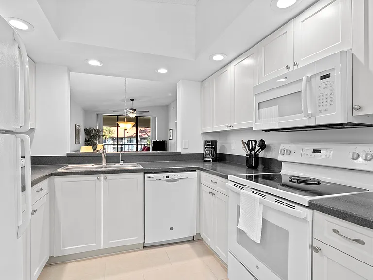 4320 47th Ave W #201 — Photo 9