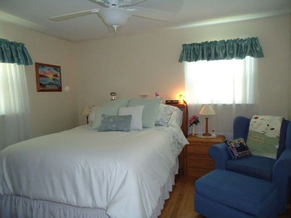 5th image of 104 Suburban Dr