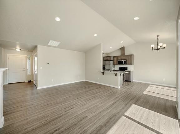 4th image of 16924 E Knox Ave