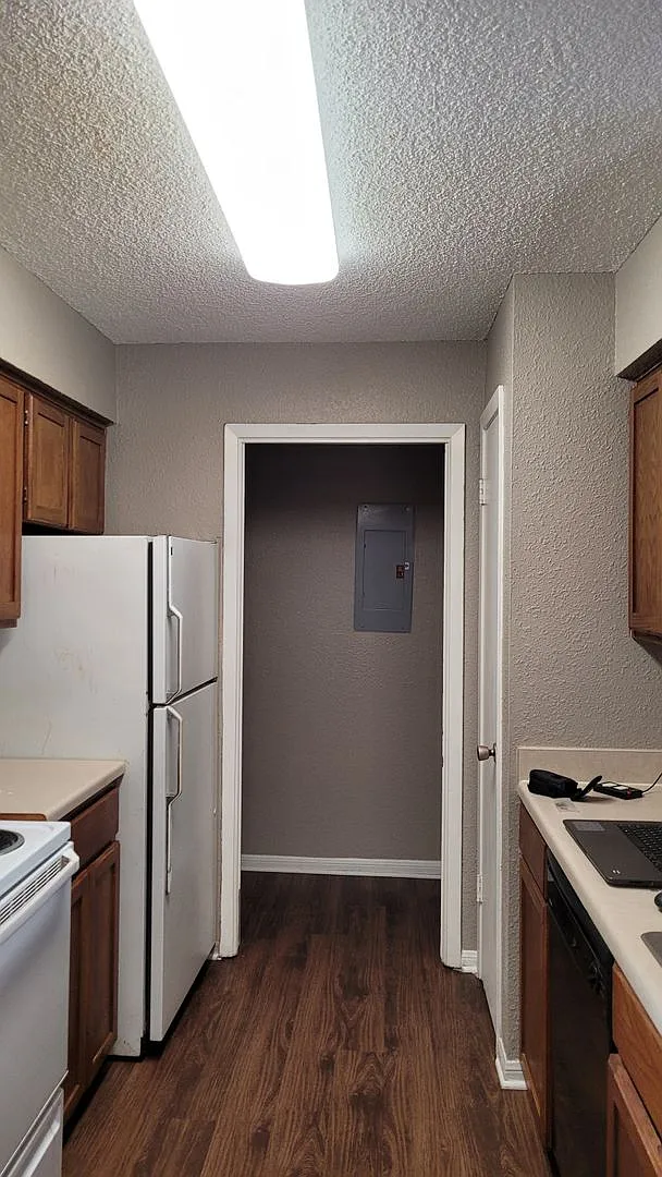 8804 Schick Rd — Photo 3