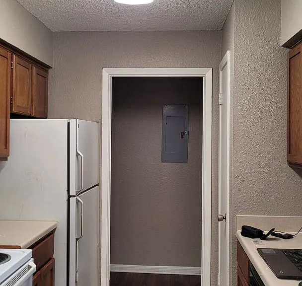 8804 Schick Rd — Photo 9