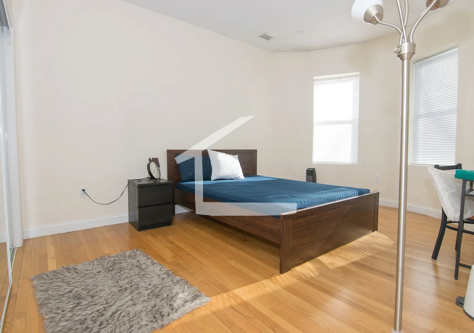 Amazing 4 Bed 2 Bath In Brookline..... — Photo 2