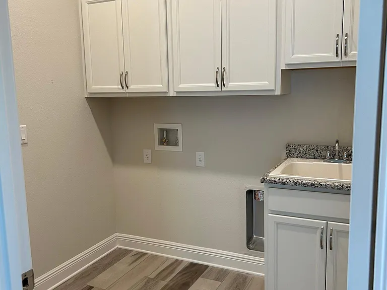 524 W Doerr Path — Photo 17