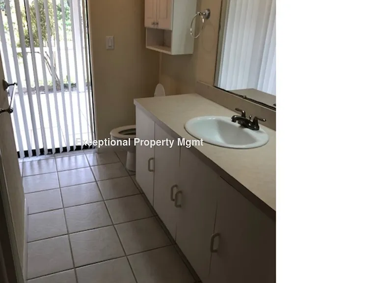 1715 SE 6th Ln — Photo 12