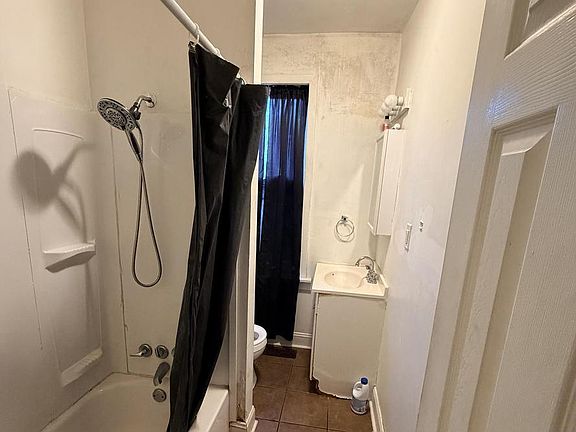 4th image of 2809 Orleans St