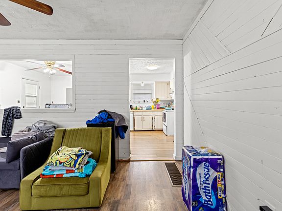 2nd image of 106 Aster Pl