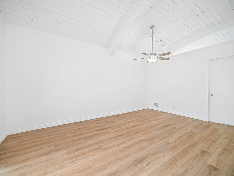 Sherman Garden Apts.. Gorgeous Newly Remodeled Apartments!! CALL NOW! — Photo 39