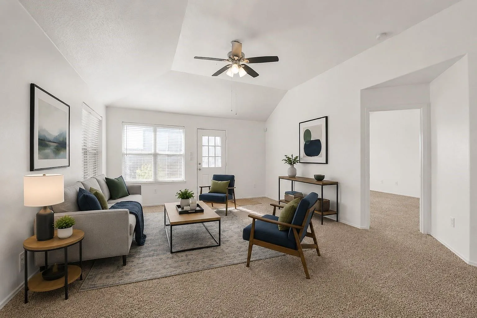 3 bed, 2.0 bath, 1599 sqft, $1,925 — Photo 1