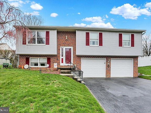 3rd image of 65 Pine Ridge Cir