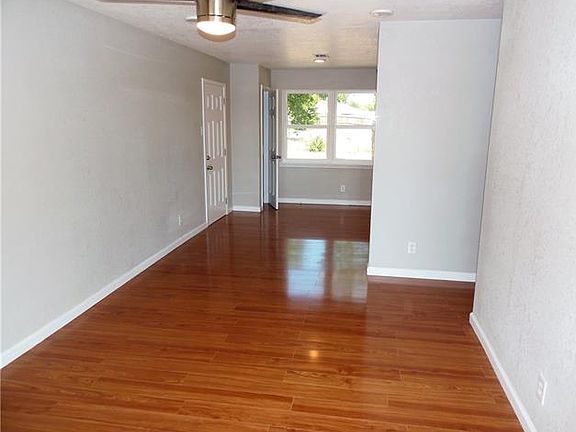 4th image of 322 Parker Dr