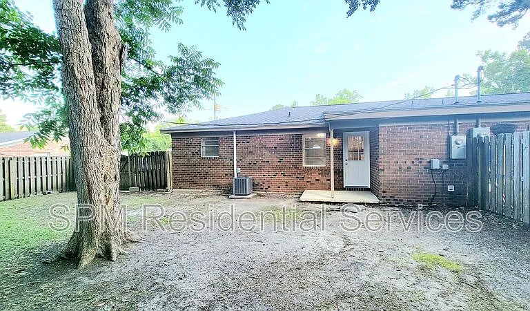 114 Mayberry Ct — Photo 14