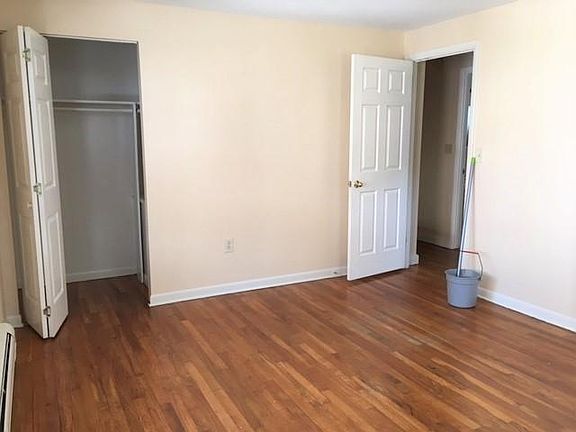 3rd image of 240 Sunnyridge Ave APT 104