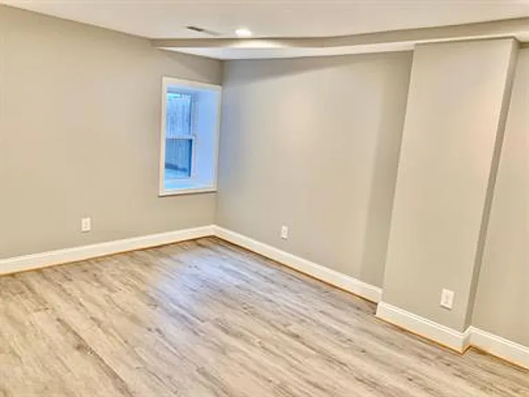 3016 Saint Paul St — Photo 3